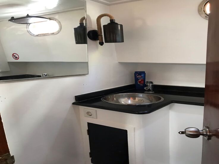 BUKET 67 YACHT